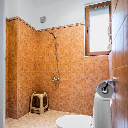 Sofia's Vintage Gem: Spacious 2bd Flat On Solunska Sofia